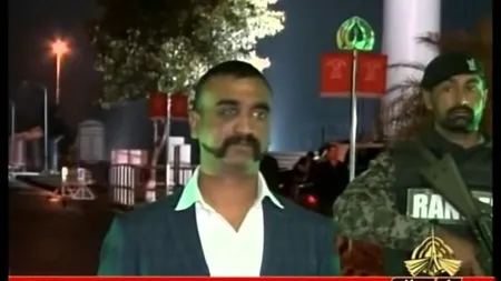 Pilotul indian doborât în Kashmir, predat de Pakistan Indiei