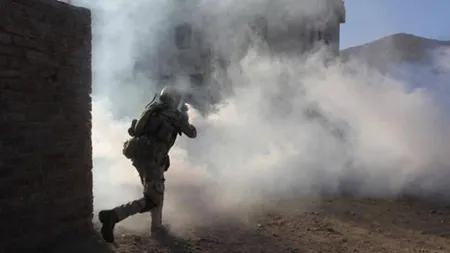 Atac sinucigaş în Afganistan. Au fost ucişi cel puţin 17 angajaţi ai unei societăţi