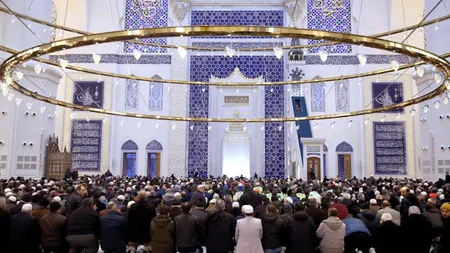 Turcia deschide la Istanbul o moschee grandioasă. Are o capacitate de 60.000 de credincioşi