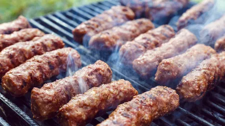 Mici infestaţi cu Salmonella, în România. O parte din carne a ajuns deja în magazine