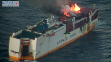 Nava comercială italiană mistuită de un incendiu s-a scufundat la 333 de kilometri de coastele franceze