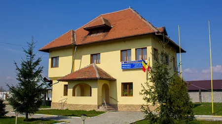 Scandal la o primărie din Gorj. Un consilier, acuzat că a agresat o secretară a instituţiei. Poliţia face verificări
