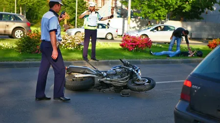 UE ia măsuri pentru a reduce numărul accidentelor rutiere şi a extinde tranziţia către maşinile fără şofer