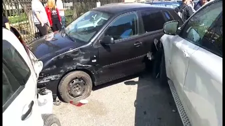 Carambol cu şase maşini în faţa unui liceu din Craiova