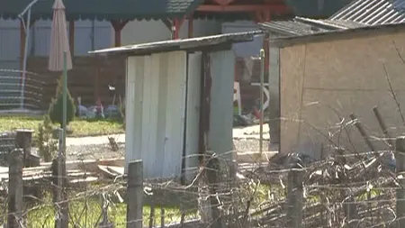Toaletele din fundul curţii şi fosele septice vor fi interzise prin lege