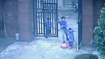 Atac cu cuţitul într-o şcoală primară. Două persoane au fost ucise