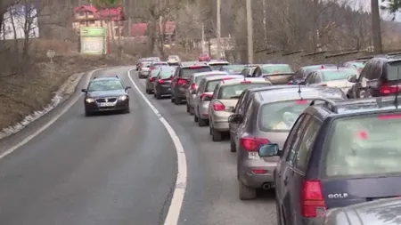 Aglomeraţie pe DN 1, VALEA PRAHOVEI. Poliţiştii se aşteaptă la aglomeraţie şi pe Autostrada Soarelui, spre litoral