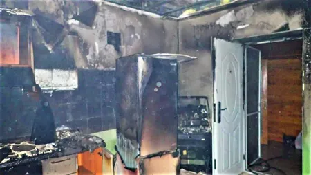 Apartament în flăcări la Vaslui, după ce o femeie a adormit în timp ce făcea mâncare