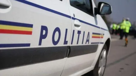 Un şofer beat a doborât cu maşina un gard de beton, chiar în dreptul sediului Poliţiei