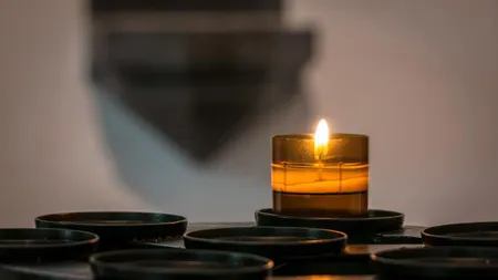Tragedie în România, a murit subit la 31 de ani. Se pare că avea cancer pulmonar