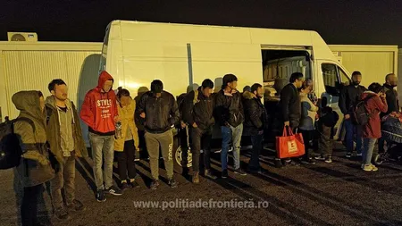 16 cetăţeni din Irak, Siria şi Afganistan prinşi când încercau să treacă graniţa ascunşi într-o autoutilitară