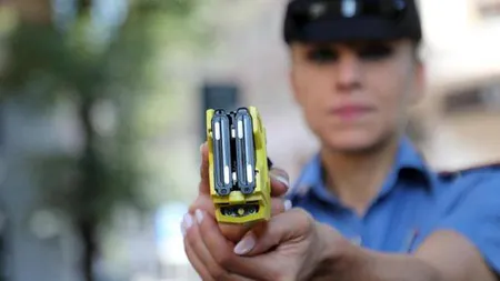 Din iunie, pistoalele electrice vor intra în dotarea poliţiei italiene. Arma e considerată instrument de tortură de ONU