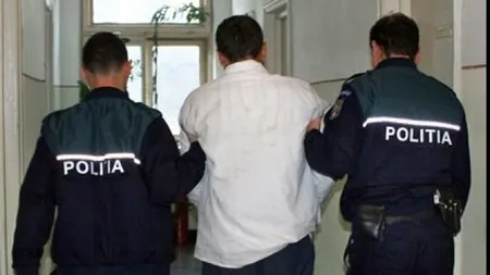 Scandal în Gorj. Un poliţist şi un jandarm au fost agresaţi de un tânăr şi de mama lui
