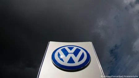 Scandalul emisiilor poluante. Fostul director de la Volkswagen şi patru responsabili au fost inculpaţi