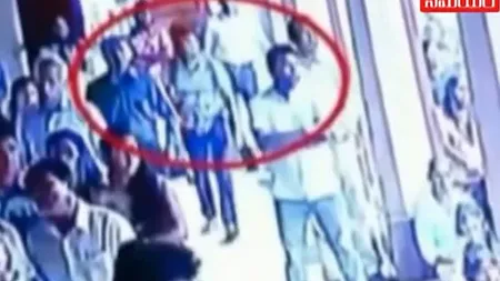 Unul dintre atacatori sinucigaşi, surprins de camerele de supraveghere înainte de a detona bomba în una din bisericile din Sri Lanka