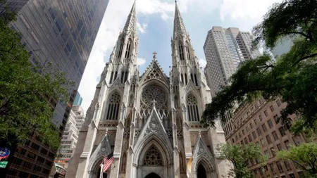 Prins cu două canistre de benzină în catedrală. Un bărbat a fost arestat în Manhattan, fiind bănuit că vrea să provoace un incendiu