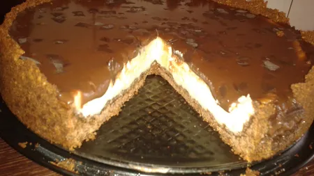 Retete de Pasti: Tarta cu crema de branza si ciocolata