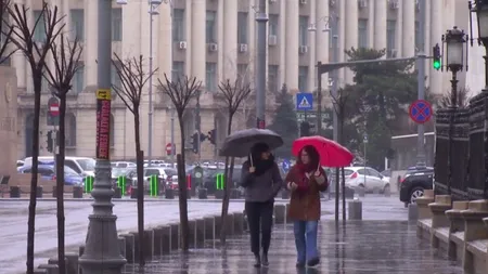 PROGNOZA METEO. Ploi şi scăderi de temperaturi în toată ţara. La munte sunt posibile ninsori. Cum va fi vremea în weekend