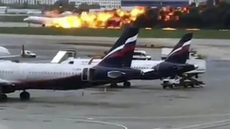 Pasagerii avionului care a luat foc la Moscova: 