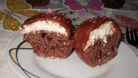 Desertul zilei. Cupcakes sub cupola de cocos