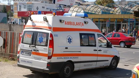Profesoară de religie, decedată după ce s-a aruncat din ambulanţa care o ducea la spital