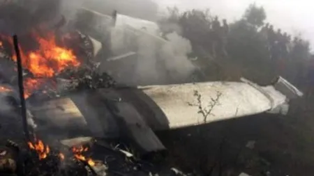 Avion prăbuşit în munţii Buzăului. Procurori, poliţişti şi specialişti în aviaţie reiau cercetările