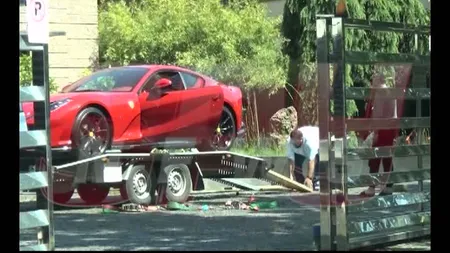 Ferrari-ul de 500.000 de euro al unui milionar român, AVARIAT la LIVRARE. Criză de nervi VIDEO