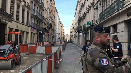 Explozie puternică în centrul oraşului la Lyon. 8 persoane au fost rănite. Autorităţile franceze iau în calcul un atac terorist