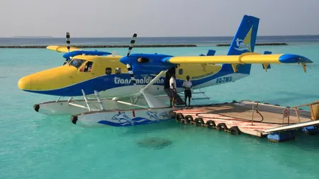 Două avioane s-au ciocnit în aer. Sunt cel puţin cinci morţi şi zece răniţi