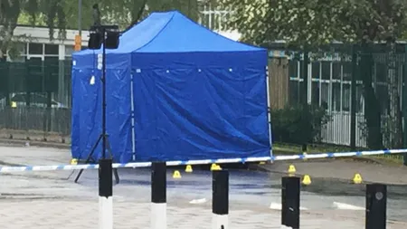 Atac armat în Marea Britanie soldat cu un mort şi doi răniţi