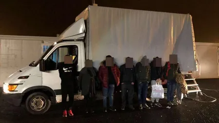 Migranţi din Irak şi Siria, descoperiţi când încercau să iasă dintr-o camionetă