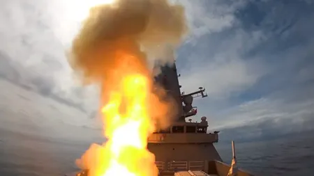O navă de război britanică a distrus o dronă, cu o rachetă supersonică. Imagini impresionante VIDEO