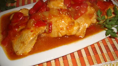 Piept de pui picant cu ardei