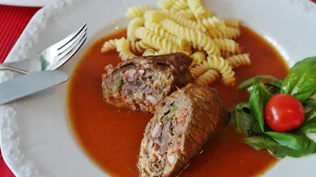 Rulouri de vită cu caşcaval