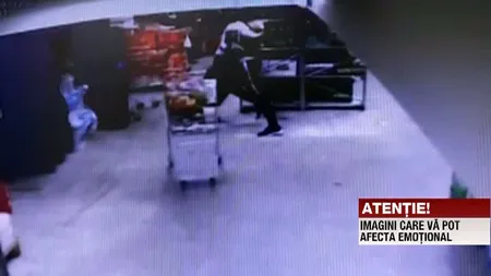 Paznic bătut de un bărbat prins la furat într-un magazin. Hoţul a crezut că l-a omorât şi s-a apucat să-l resusciteze