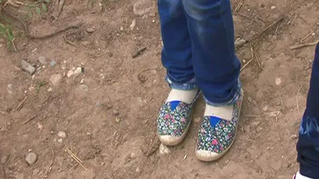 Fată de 11 ani, hărţuită sexual de un vecin. Bărbatul a ademenit-o la el acasă cu pomană