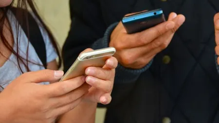 A murit în timp ce trimitea mesaje iubitului pe telefon. Detaliul descoperit de poliţişti