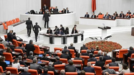 Doi militanţi de extremă-stânga au fost reţinuţi când încercau să pătrundă în Parlamentul Turciei