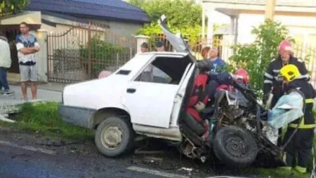 Accident grav provocat de un poliţist. A ucis doi oameni încercând să evite un câine