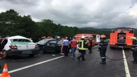 Accident GRAV pe DN 1: şase răniţi, după ce două maşini s-au ciocnit FOTO