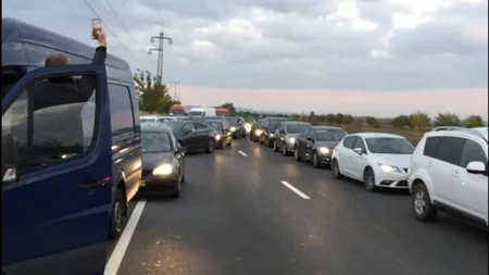 Accident cu trei maşini pe DN1. Traficul a fost restricţionat în zona Băicoi