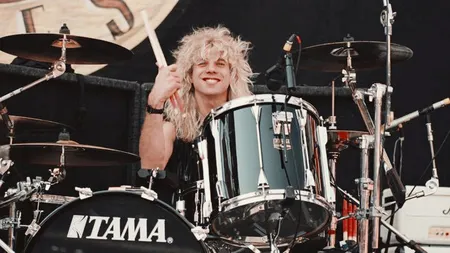 Steven Adler, fostul baterist de la Guns'N Roses, a încercat să se sinucidă. Artistul s-a înjunghiat