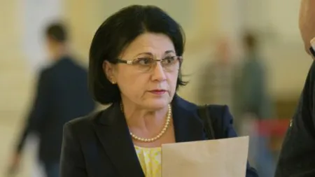 Ministrul Educaţiei, mesaj emotionant: A venit ziua în care pentru cei mai mulţi dintre elevi clopoţelul a încetat să mai sune