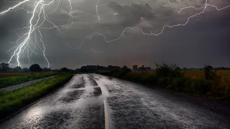 Atenţionare COD GALBEN: meteorologii anunţă PRĂPĂD până sâmbătă seară