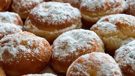 Gogoşi pufoase. Cele mai căutate reţete de gogoşi
