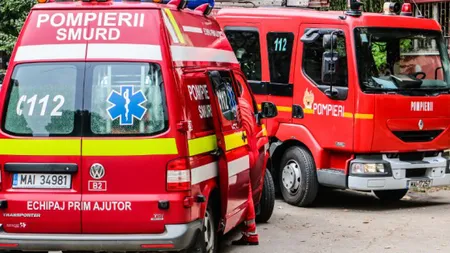 Incendiu PUTERNIC într-un apartament din Giurgiu. Locatarii au fost evacuaţi, un copil şi o femeie au fost transportaţi la spital