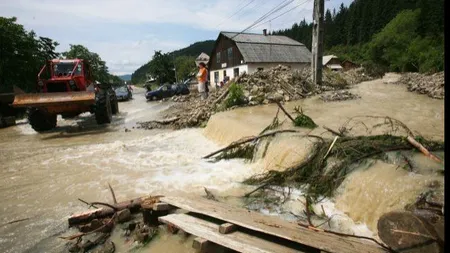 Cod roşu de inundaţii pe mai multe râuri din ţară