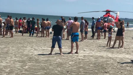 Turist înecat la mare, la Mamaia. S-a intervenit cu elicopterul, bărbatul a fost resucitat pe plajă VIDEO