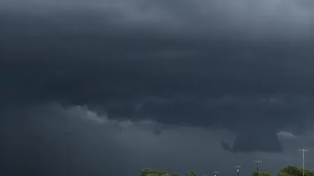 Fenomenul care i-a speriat pe oameni. Ce a apărut pe cer, cum explică meteorologii fenomenul VIDEO