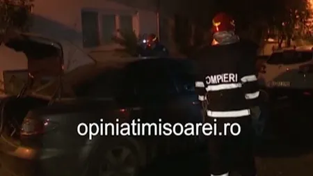 Maşina unui profesor universitar din Timisoara, făcută scrum. Omul crede că cineva i-a dat foc
